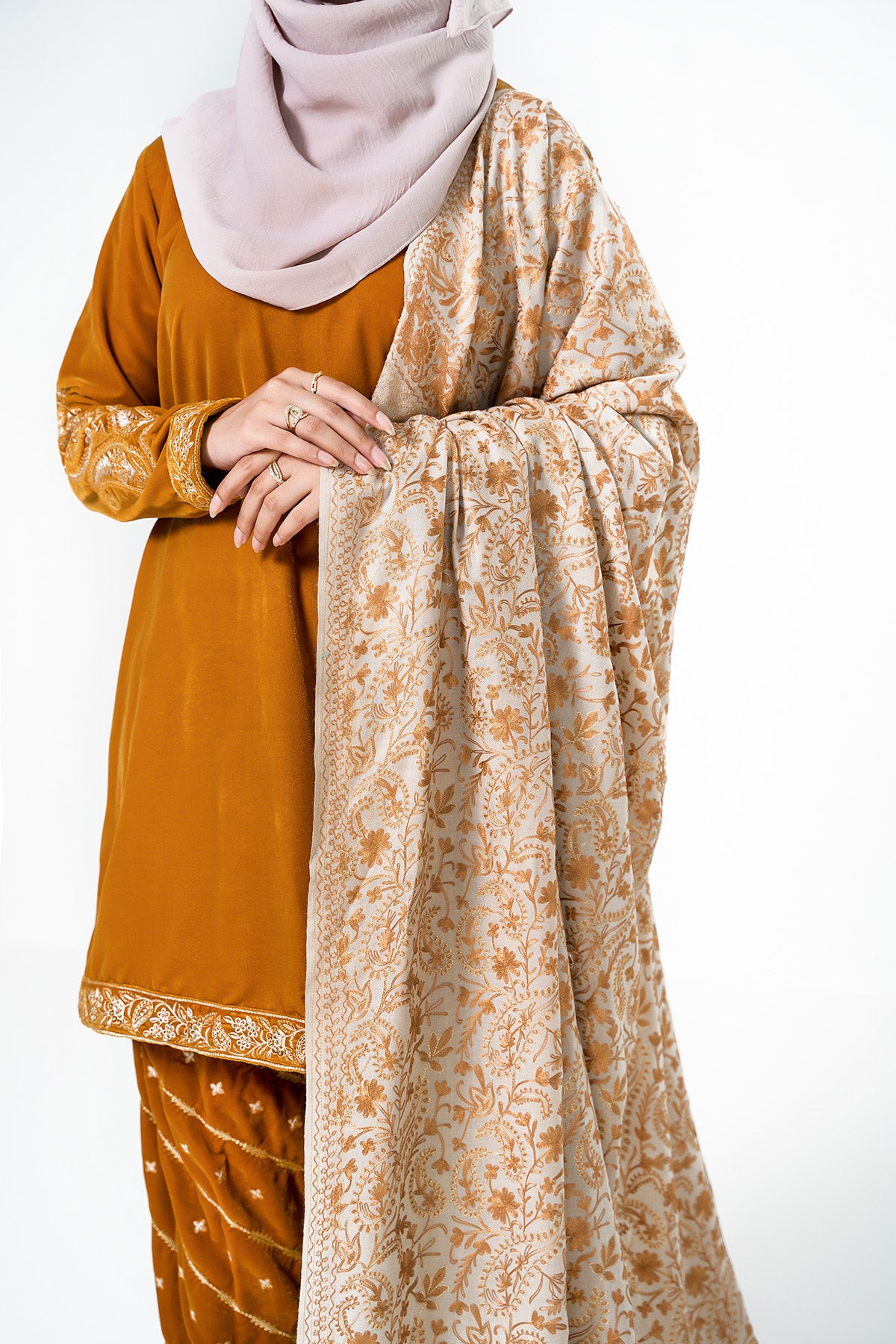 Zarq Shawl Beige