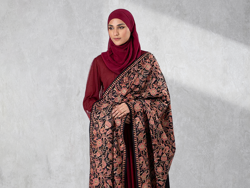 Is the Ladies Shawl Still a Wardrobe Essential in 2025?