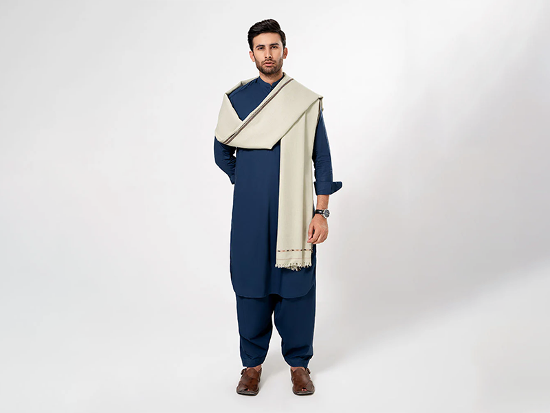 Handloom vs Machine-Made Gents Shawls – Which Should You Choose?