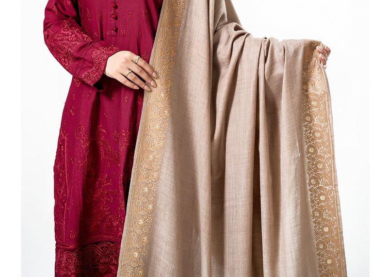 Understanding the Different Varieties of Toosh Shawls in Pakistan