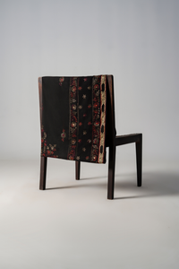 Sarwat Noir Gold Border