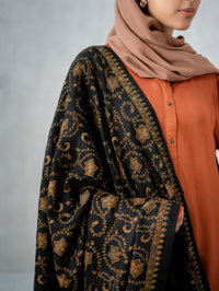 Multicolor Tradition Needle Dark